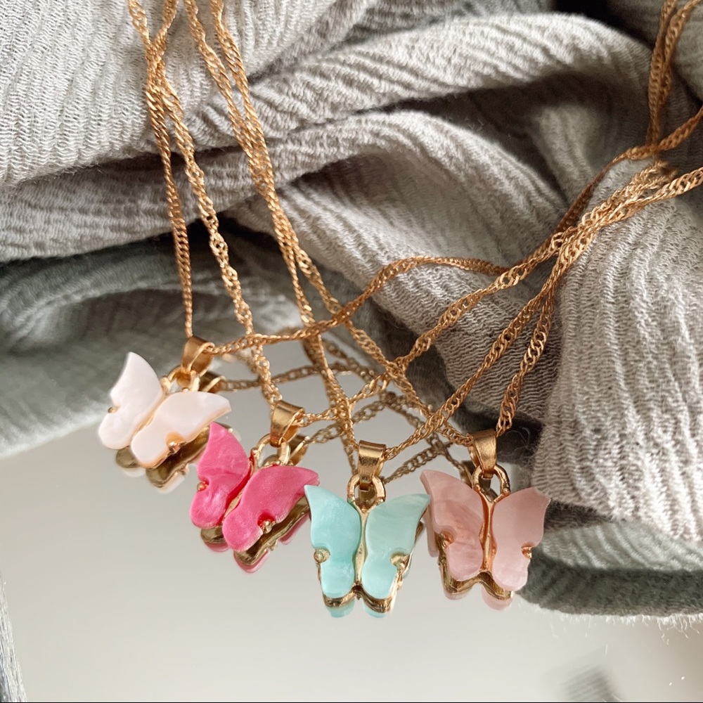 Lily Necklace